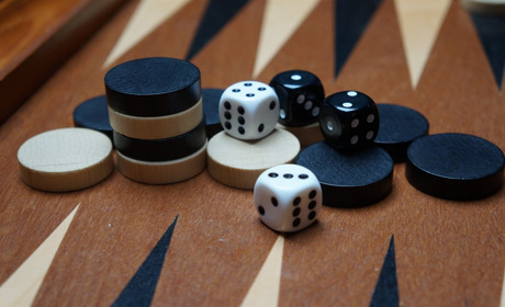 У Сватовому вперше змагатимуться у гру в нарди: Що буде ще і хто може взяти участь у турнірі