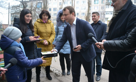 Передноворічне диво: дві мешканки Покровська отримали квартири 