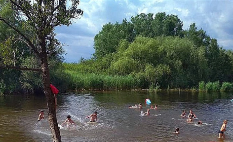 Чому купатися все ще небезпечно: результати нових проб річкової води біля Дитячого пляжу у Біляївці