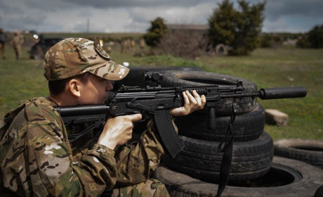 Школярів із ТОТ Херсонщини долучили до військових навчань у Криму