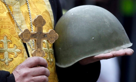 Кабмін дозволив бронювання священнослужителів, а релігійні організації визначив критично важливими
