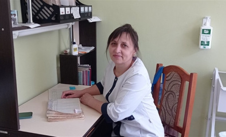 Щеплення, після якого діти усміхаються. Історія медсестри із Долинської й поради щодо вакцинації