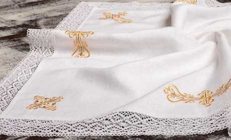 Крижма чи просто рушник: розбираємося у деталях головного атрибута хрещення