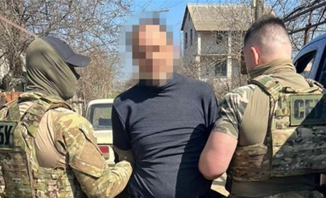 Коригував ворожі обстріли: СБУ затримала «послідовника» херсонського колаборанта Стремоусова