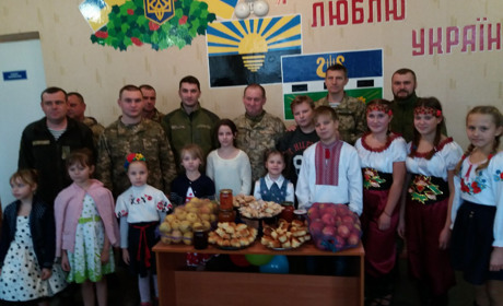 Малинівські школярі радо зустрічали військовослужбовців