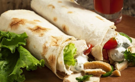 Лаваш-рулет із куркою та овочами: швидкий рецепт на кожен день