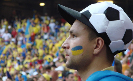 Дрес-код для футбольних вболівальників: що вдягати, а що ні на стадіон