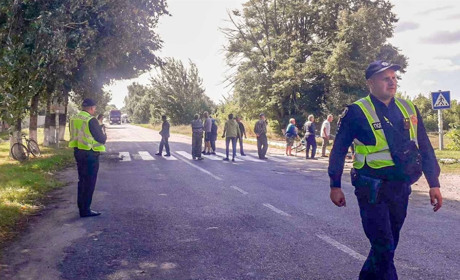 Спинити ваговози: на Кагарличчині виступили проти руху “перегружених” щебневозів через села