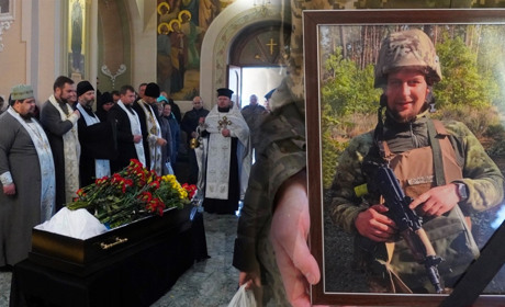 На Переяславщині поховали Андрія Зражевського: він пішов добровольцем у перший день війни ВІДЕО