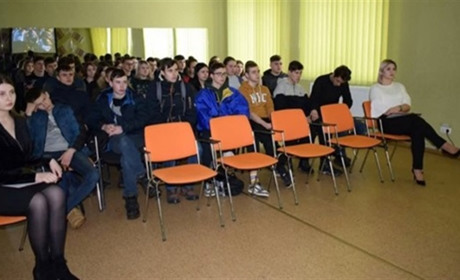 Молодь та ВПО Красноградської громади запрошують до міськради на зустріч — що хочуть обговорити