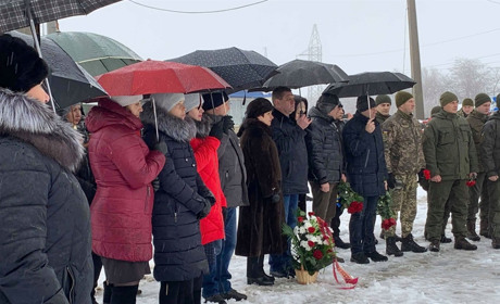 У Волновасі вшанували пам’ять загиблих у теракті 