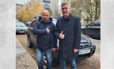 Керівник фермерського господарства "Геркулес" Віктор Шеремета придбав чергове авто на фронт