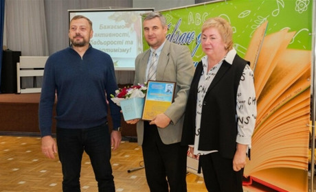 Найкращих педагогів Чернігівщини відзначили почесними преміями. Серед них професор Гоголевого вишу