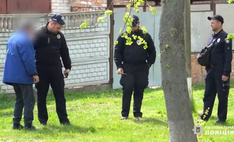 Вбивство у Річках: чоловік зарубав знайомого