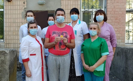 Три тижні у лікарні і 90% ураження легенів: як Володимир Озеров зі Сватового лікувався від COVID-19