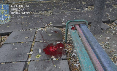 Внаслідок чергового обстрілу Херсона постраждали троє людей