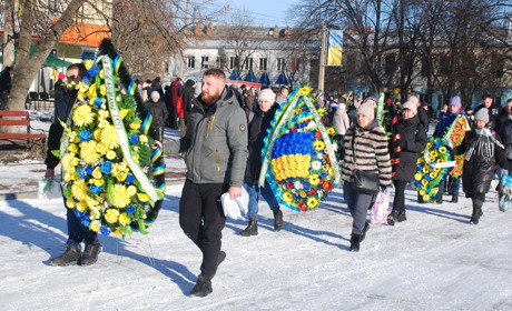 З 2018 року боронив Україну шосткинець, якого сьогодні місто провело в останню путь
