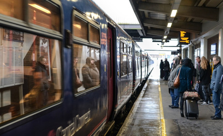 В Україні заборонили залізничні і автомобільні перевезення і не тільки: що треба знати сватівчанам