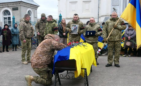 В Глухові перепоховали Віталія Чалого: яким нашого захисника згадують глухівчани