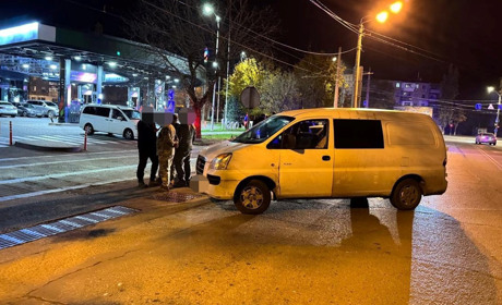 П'яний поліцейський погрожував зброєю співробітникам ТЦК та розбив їхнє авто в Одесі: ДБР відкрило п