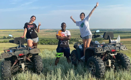 Summer English Camp: як у Новопавлівці вчили англійську мову з нігерійцем