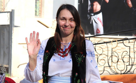 Нищу ворога на всіх напрямках: активістка з Одещини допомагає землякам переходити на українську мову