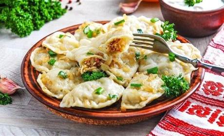 Рецепт дня: вареники з квашеною капустою