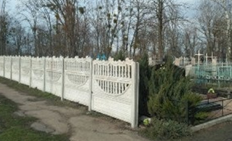 Ремонт огорожі на цвинтарі Гадяча: до чого тут депутат міської ради