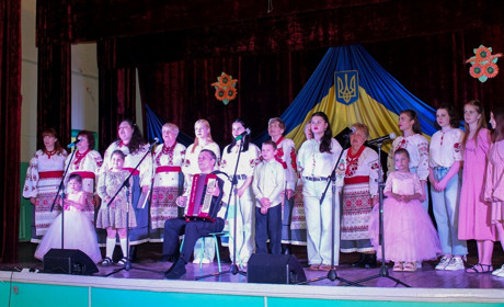 У Великій Каратулі провели благодійний захід «З любов’ю крізь покоління» і зібрали донати на ЗСУ