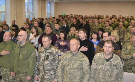 Військовослужбовців і волонтерів вітали у Покровську зі святами