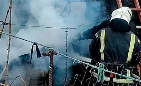 Вогнеборці ліквідували пожежу в приватному секторі Шостки