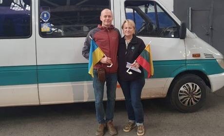 Три тисячі кілометрів, щоб допомагати Херсону: як міжнародні партнери підтримують місто