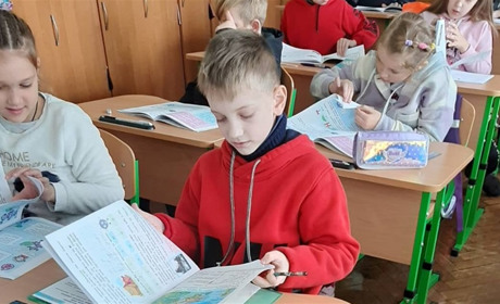 З 1 листопада до школи ходитимуть лише учні початкових класів. Дитячі садки також працюватимуть