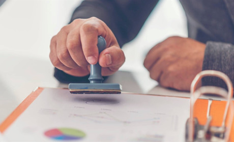 Безхазяйна будівля в Наталівці: Звягельська міськрада шукає власника об'єкта