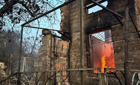 На Одещині через займання сухої трави горіли 15 дачних будинків, житлові споруди: постраждала жінка