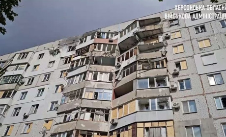 На Херсонщині через ворожі обстріли пошкоджені житлові будинки та критична інфраструктура