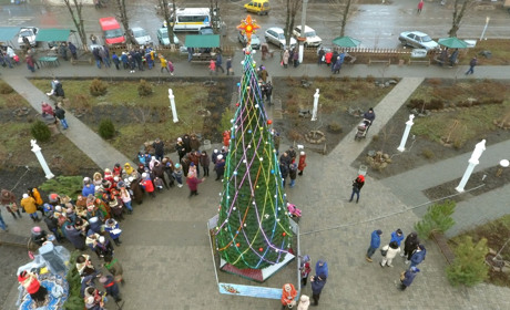 Скільки коштував монтаж/демонтаж новорічної ялинки у Сватовому. Цифра вас здивує