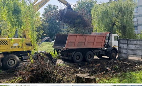 У Жовтих Водах розпочали вивіз великогабаритного сміття: мешканців закликають дотримуватись правил
