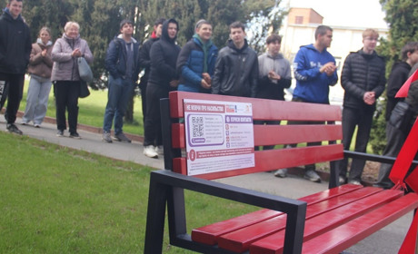 Не мовчи, не толеруй: у Калинівці встановили символ протидії насильству