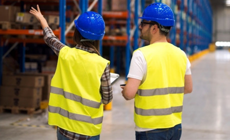 Українці почали звільнятися з польських компаній: що відбувається?