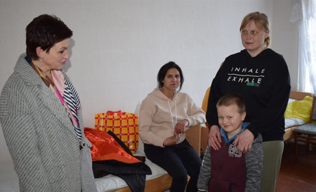 Посадовці відвідали в Новограді внутрішньо переміщених осіб