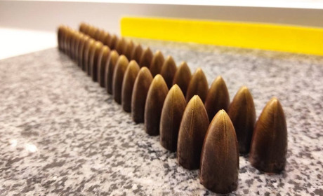 Солодкі набої: кондитери з Южного виготовляють особливі солодощі для військових (ФОТО)