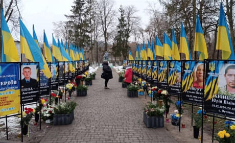 В с. Копайгород відкрили Алею загиблих Героїв
