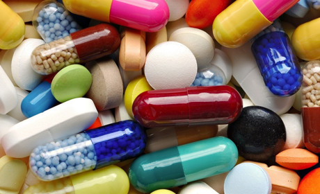 В Україні хочуть заборонити продаж ліків неповнолітнім