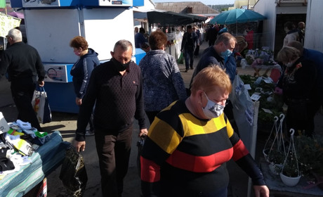 В неділю, 24 травня, на Первомайському ринку. Фотофакт