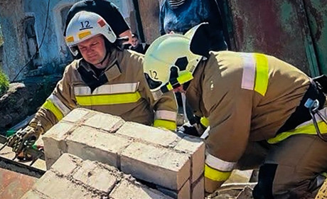У Вознесенську будівельник опинився у бетонній пастці: деталі надзвичайної події