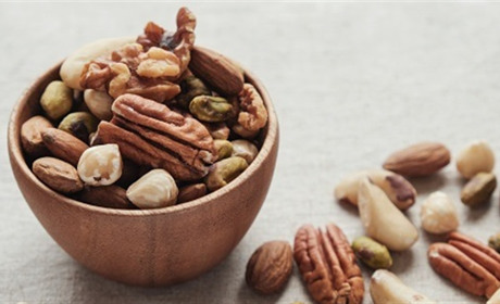 Горіхи - супер їжа для здоров'я та унікальний інгредієнт для випічки та шоколаду