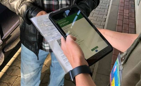 Міністр внутрішніх справ попереджає про відповідальність за підробку сертифікатів вакцинації
