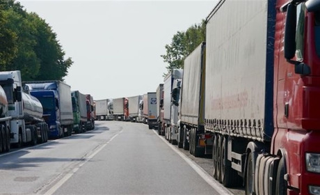 Вантажівкам тепер можна. На Одещині скасували обмеження на рух у денну пору доби