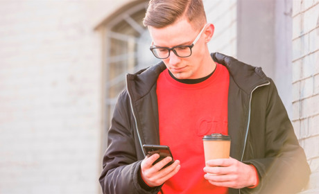 Як подовжити життя вашому смартфону: помилки у догляді та секрети економії заряду